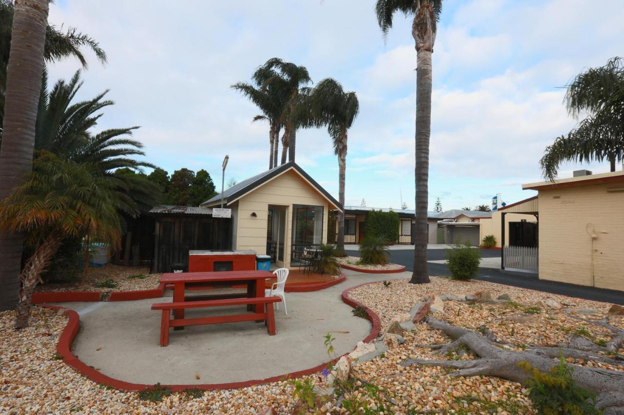 The Esplanade Motel Lakes Entrance Exteriér fotografie